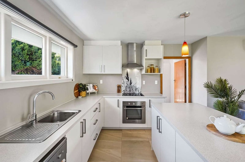 47 Middlepark Road, Sockburn, Christchurch - Carousel 2