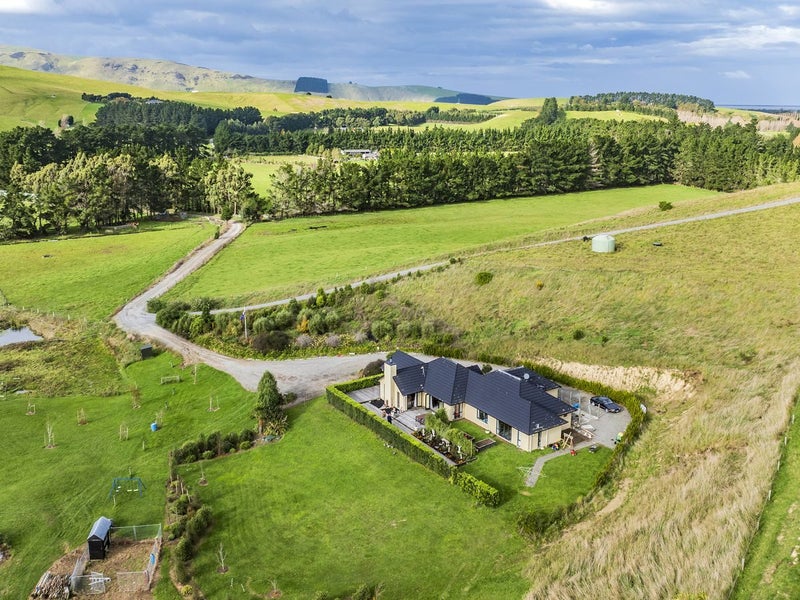 2/242 Ahuriri Road, Christchurch - Carousel 2