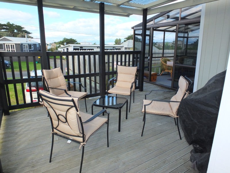 12 Brown Terrace, Foxton Beach, Foxton - Carousel 2