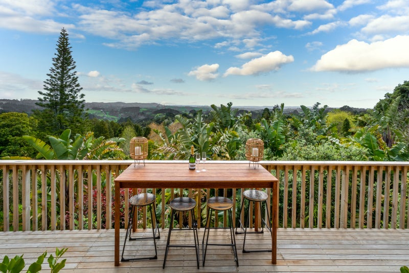 1069 Scenic Drive North, Swanson, Auckland - Carousel 1