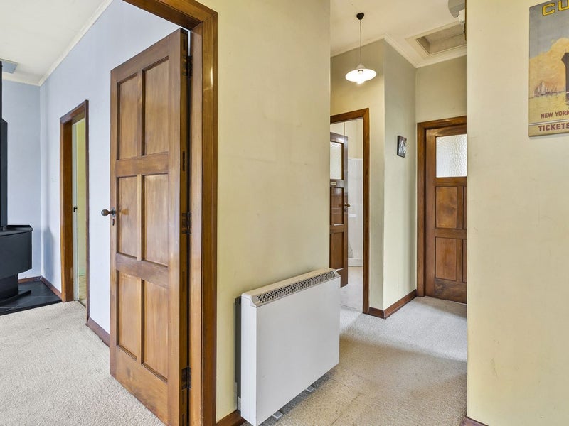 28 Mayfield Avenue, Wakari, Dunedin - Carousel 2