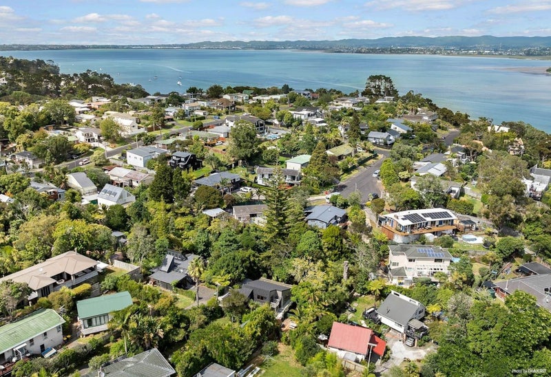 90 Aeroview Drive, Beach Haven, Auckland - Carousel 19