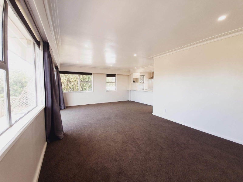 2/192 Pakuranga Road, Pakuranga, Auckland - Carousel 2