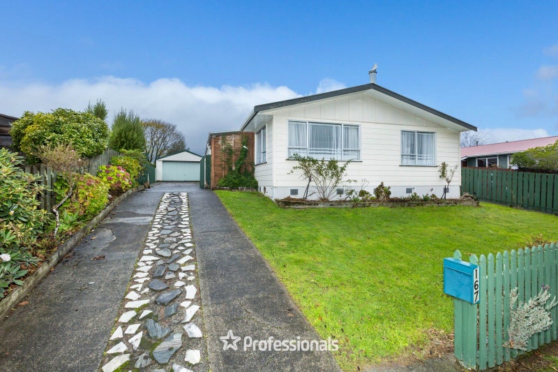 167 California Drive, Totara Park, Upper Hutt - Carousel 1