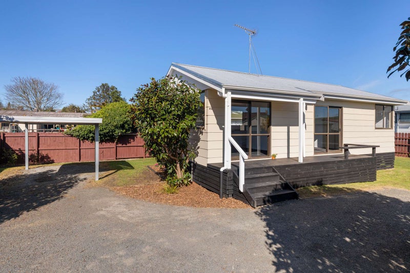 67A Kahikatea Drive, Melville, Hamilton - Carousel 1