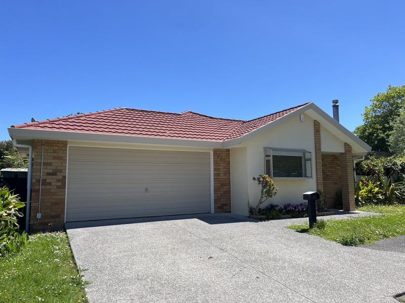 1 Swanson Oaks, Swanson, Auckland - Carousel 2