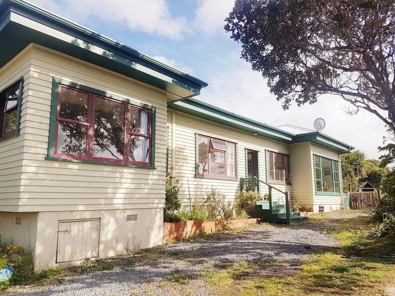 2 Akatea Road, Korokoro, Lower Hutt - Carousel 1