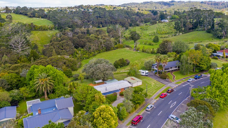 12 Shaw Road, Oratia, Auckland - Carousel 13