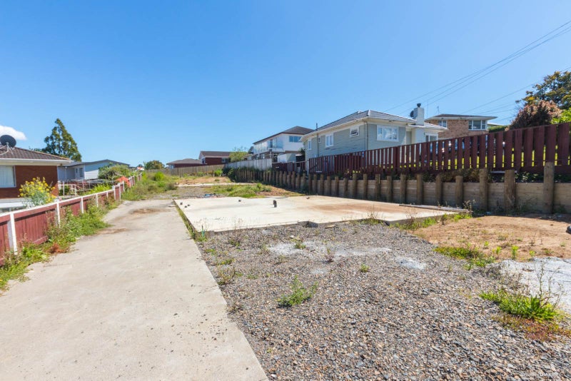 27 Hayr Road, Three Kings, Auckland - Carousel 6