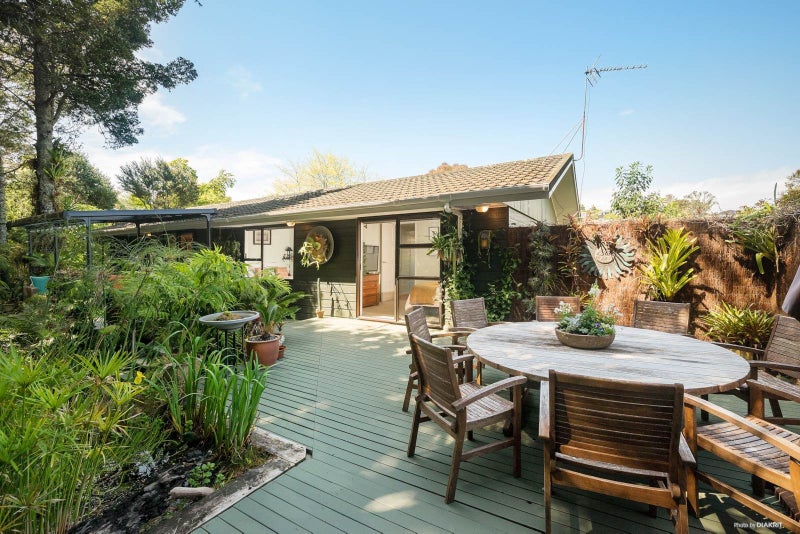 8 Fernwood Grove, Bayview, Auckland - Carousel 1