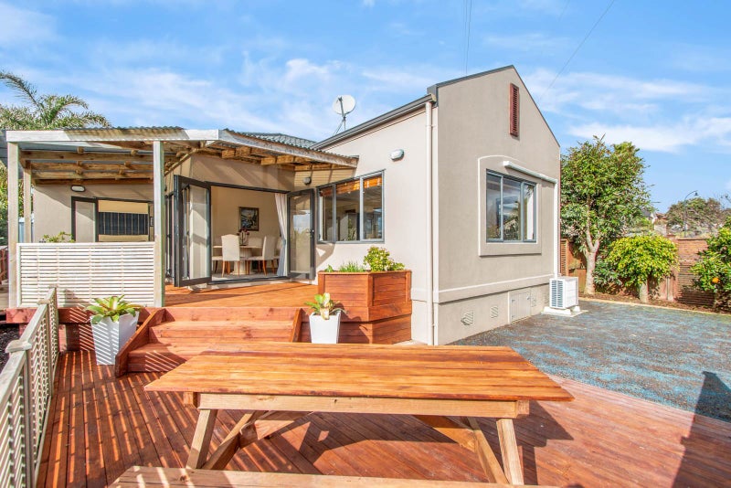 46 Rush Creek Drive, Westgate, Auckland - Carousel 2