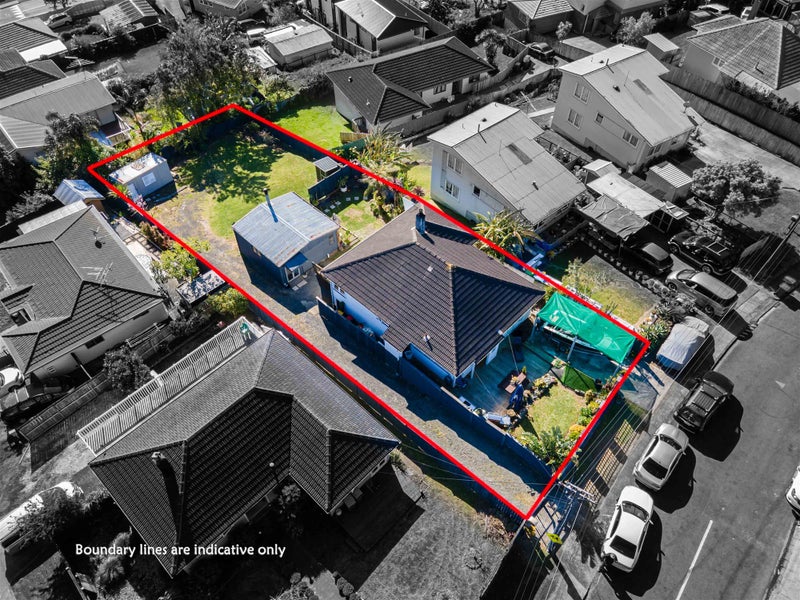 4 Marie Crescent, Te Atatu South, Auckland - Carousel 30