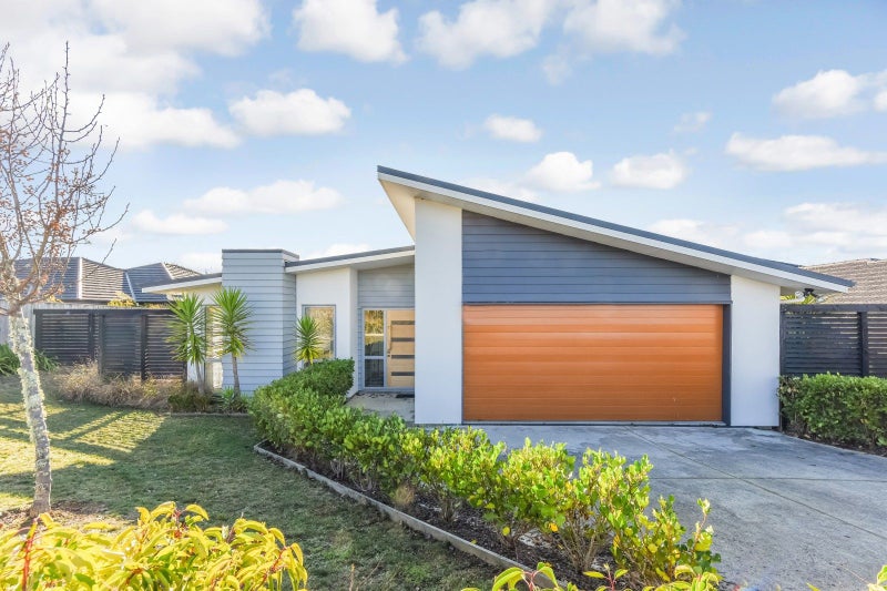 85 Mapua Drive, Mapua - Carousel 1