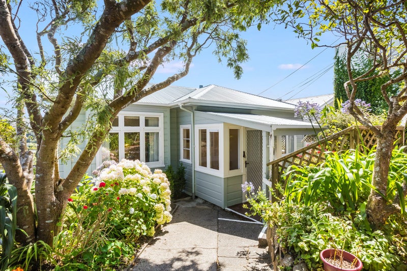 97 Northland Road, Northland, Wellington - Carousel 1