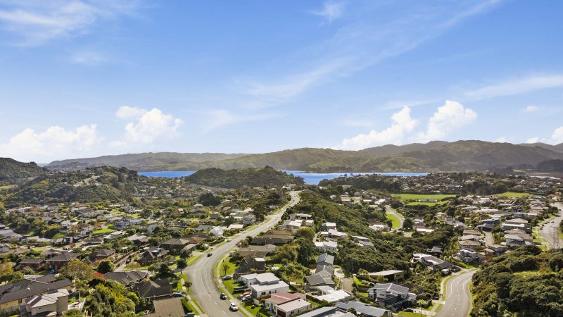 11 Yorkshire Close, Whitby, Porirua - Carousel 29