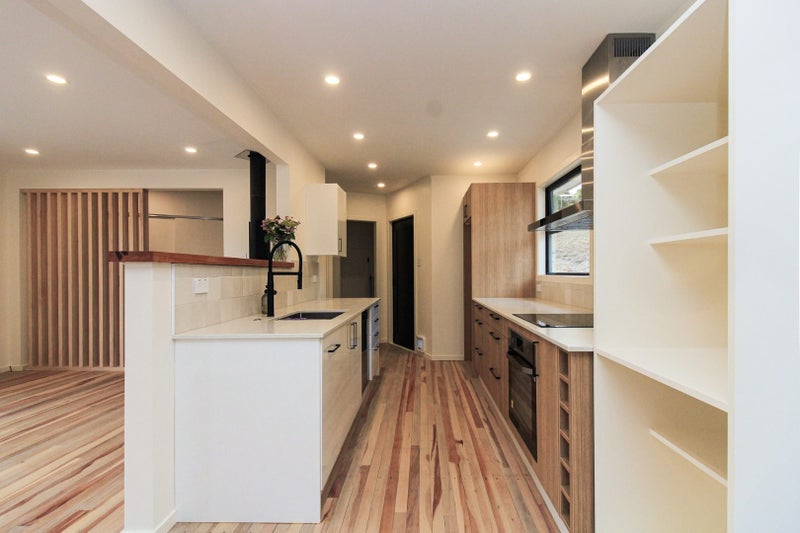 88 Catherine Crescent, Paparangi, Wellington - Carousel 2