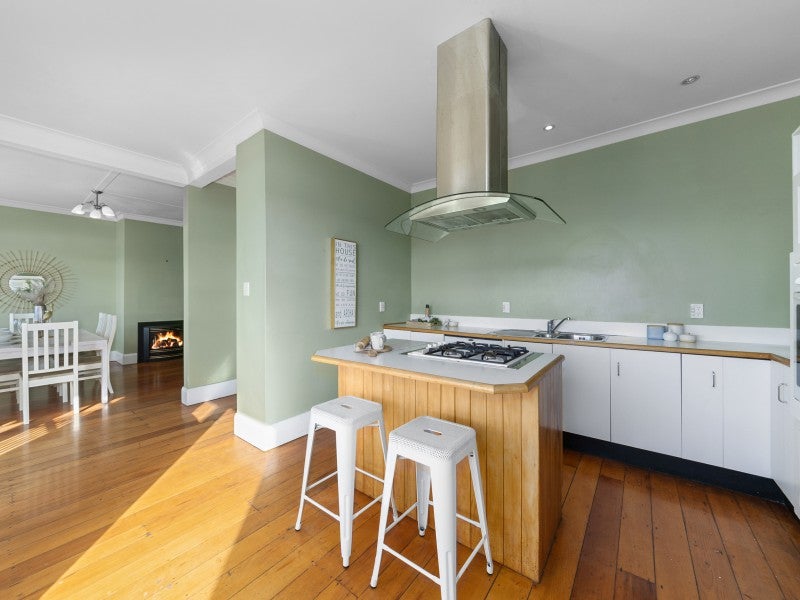 43 Overtoun Terrace, Hataitai, Wellington - Carousel 2