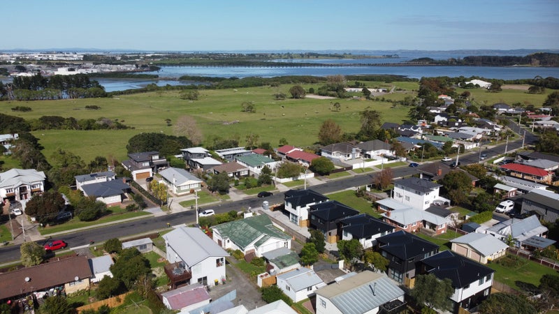 7C Wellesley Road, Mangere Bridge, Auckland - Carousel 2