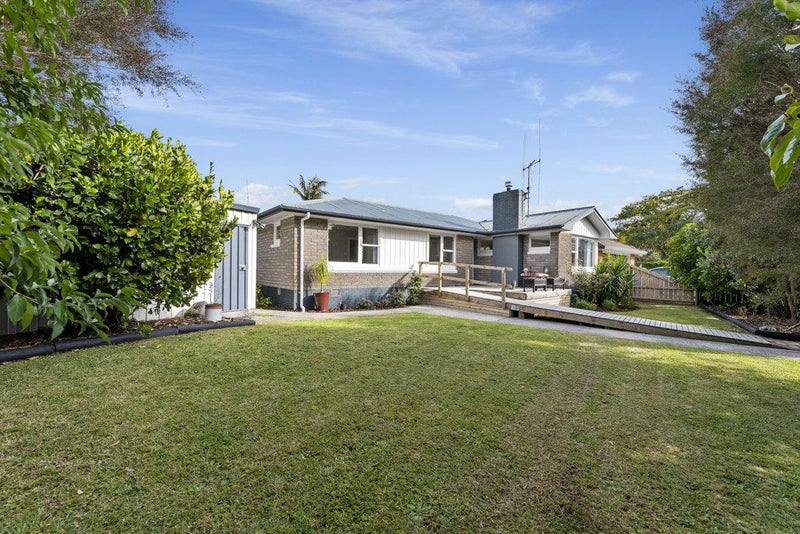 2 Sunset Crescent, Maungatapu, Tauranga - Carousel 1