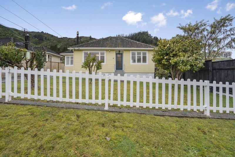 28 Thirlmere Street, Wainuiomata, Lower Hutt - Carousel 1