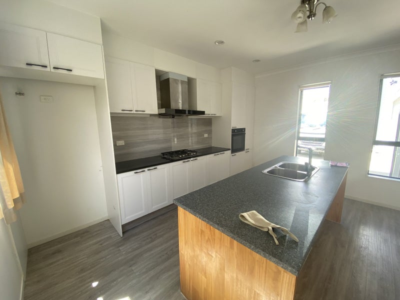 38 Jandell Crescent, Bucklands Beach, Auckland - Carousel 2