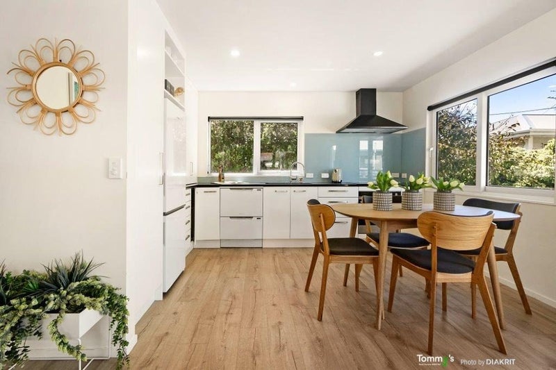 4 Rua Street, Lyall Bay, Wellington - Carousel 1