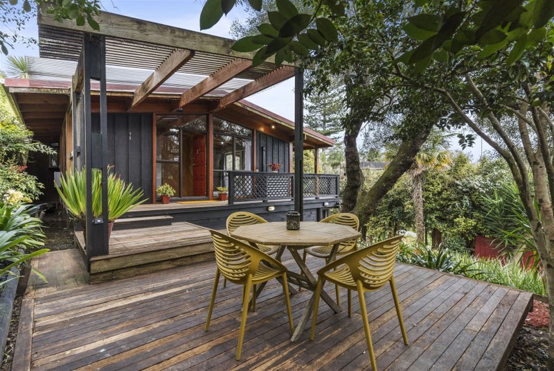 20A Springfield Road, Morningside, Auckland - Carousel 1