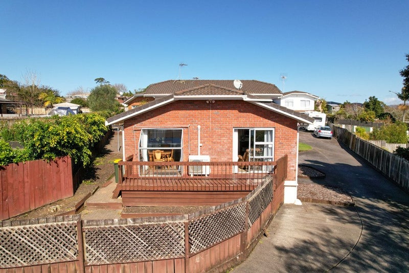 1/8 White Heron Drive, Massey, Auckland - Carousel 21