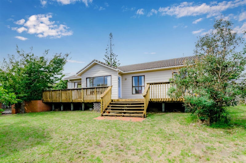 14 Arnold Grove, Paraparaumu Beach, Paraparaumu - Carousel 1