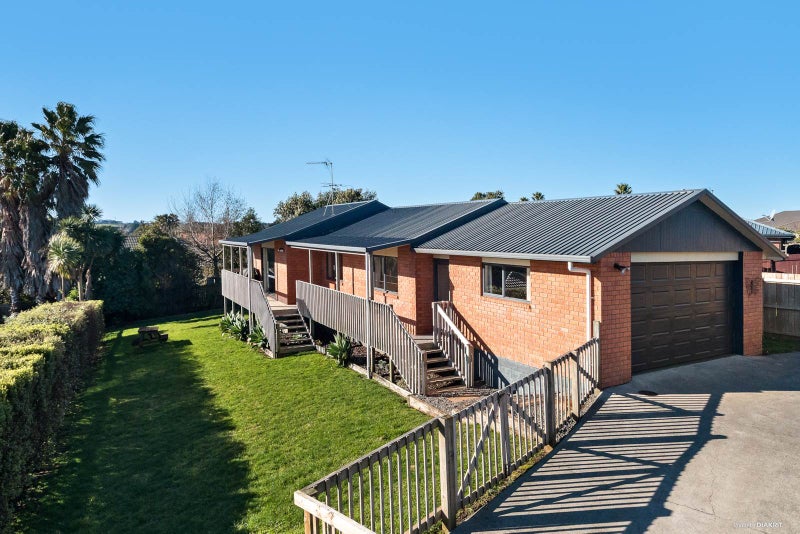 11 Pono Place, Waiuku, Waiuku - Carousel 1