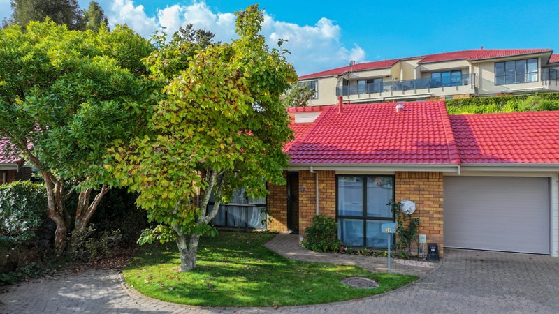 39 Selby Mews, Flagstaff, Hamilton - Carousel 1