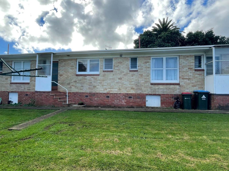 2/24 Britton Avenue, Mount Roskill, Auckland - Carousel 16