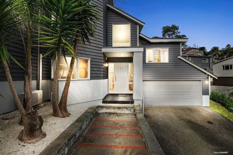 51 Bayside Drive, Browns Bay, Auckland - Carousel 1