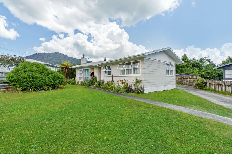 24 Lisa Crescent, Mangakakahi, Rotorua - Carousel 1