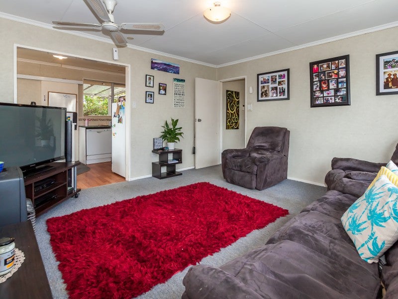 30 Cumberland Place, Kelvin Grove, Palmerston North - Carousel 2