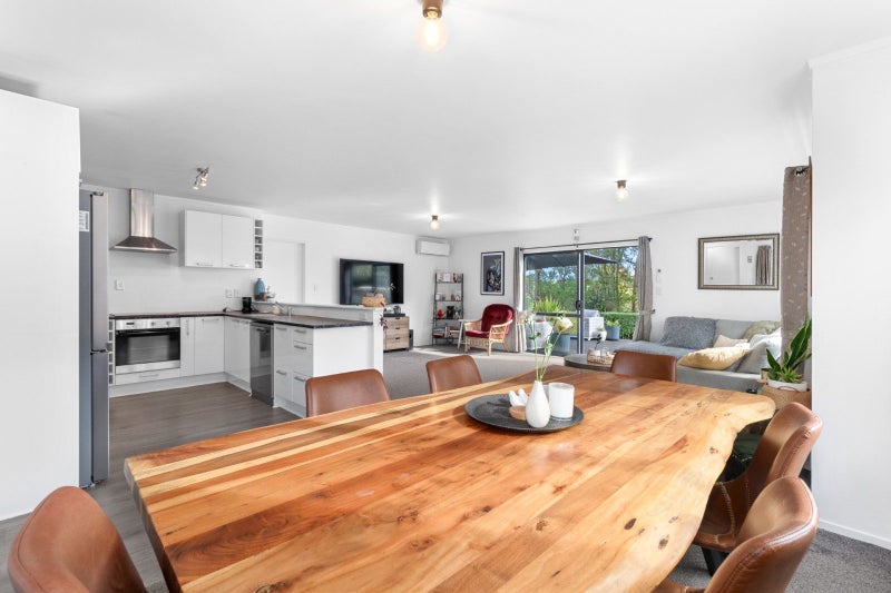 25 Arrowfield Drive, Pyes Pa, Tauranga - Carousel 1