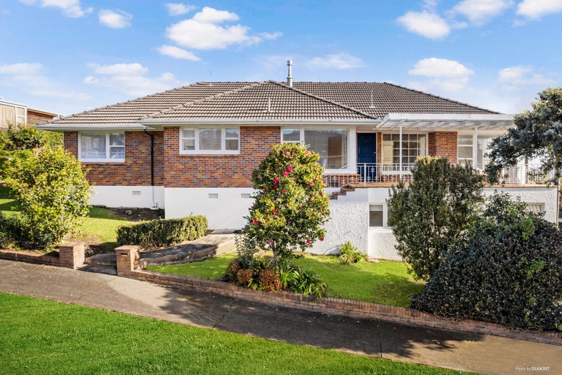 1 Edison Place, St Heliers, Auckland - Carousel 1