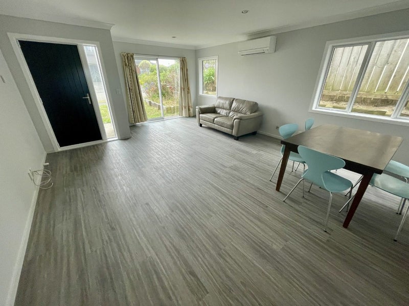 34A Landsdowne Terrace, Karori, Wellington - Carousel 2