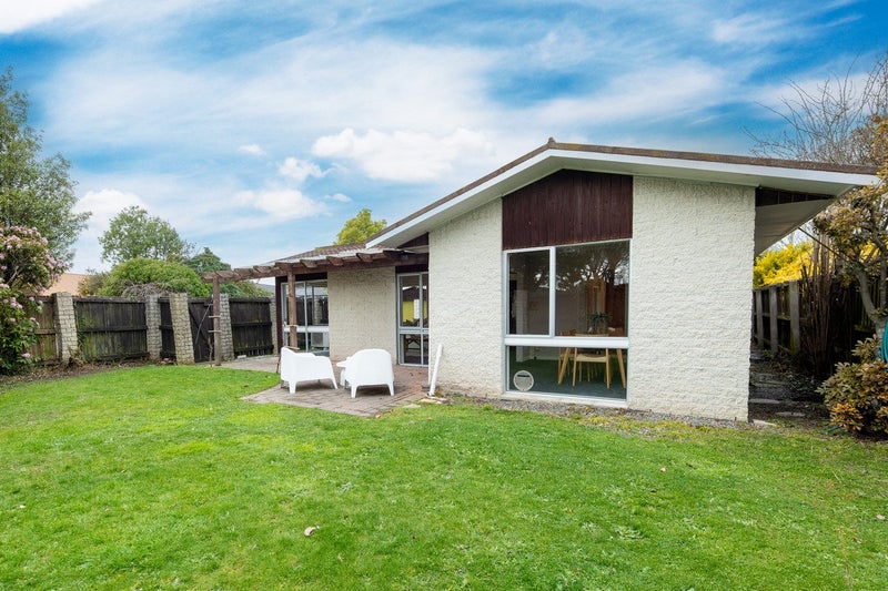 18 Mendip Place, Casebrook, Christchurch - Carousel 2