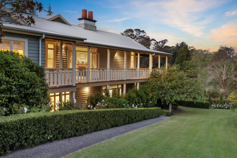 3 Daphne Harden Lane, Paremoremo, Auckland - Carousel 2