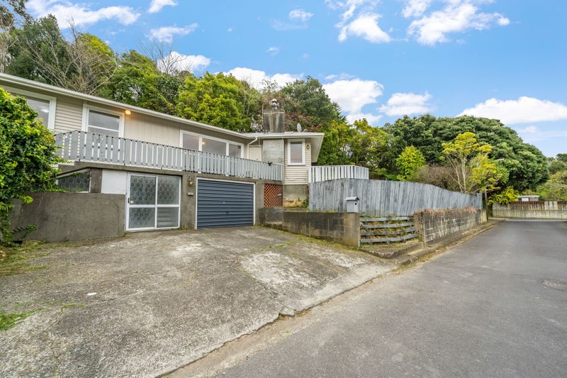 26 Holborn Drive, Stokes Valley, Lower Hutt - Carousel 1