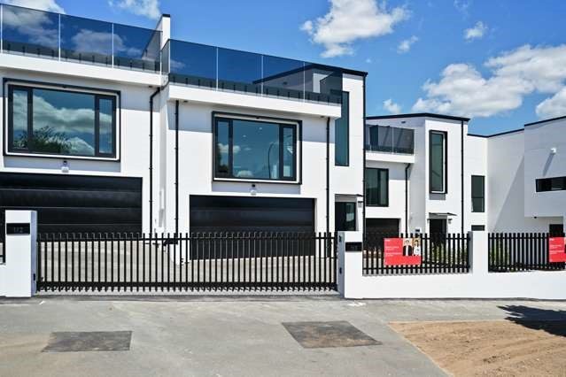 2/1 Palmerston Street, Hamilton Central, Hamilton - Carousel 1