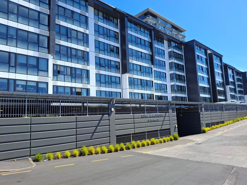 1W/16 Burton Street, Grafton, Auckland - Carousel 2