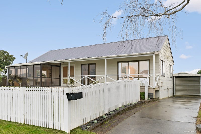 2 Lorelei Place, Opaheke, Papakura - Carousel 2