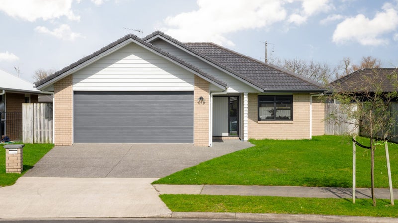 19 Teatree Close, Huntington, Hamilton - Carousel 1