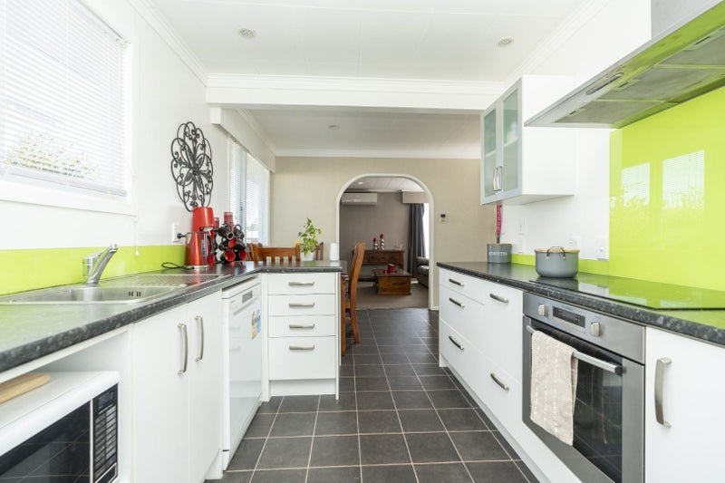 5 Hamblyn Crescent, Nawton, Hamilton - Carousel 2