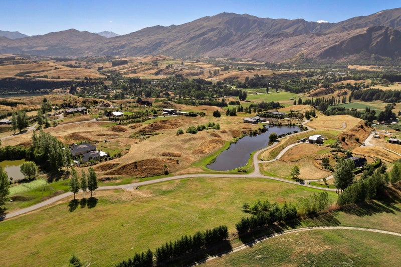 12 Bendemeer Lane, Lake Hayes, Queenstown - Carousel 2