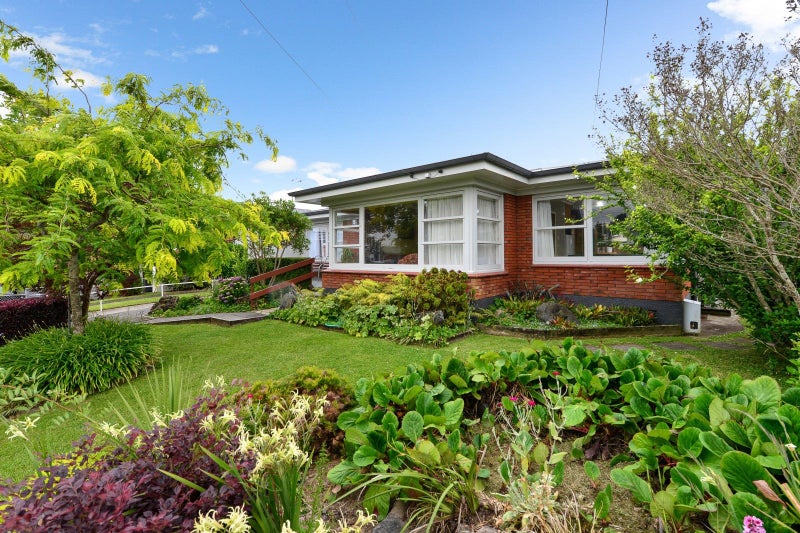7 Roseburg Street, Fairfield, Hamilton - Carousel 1