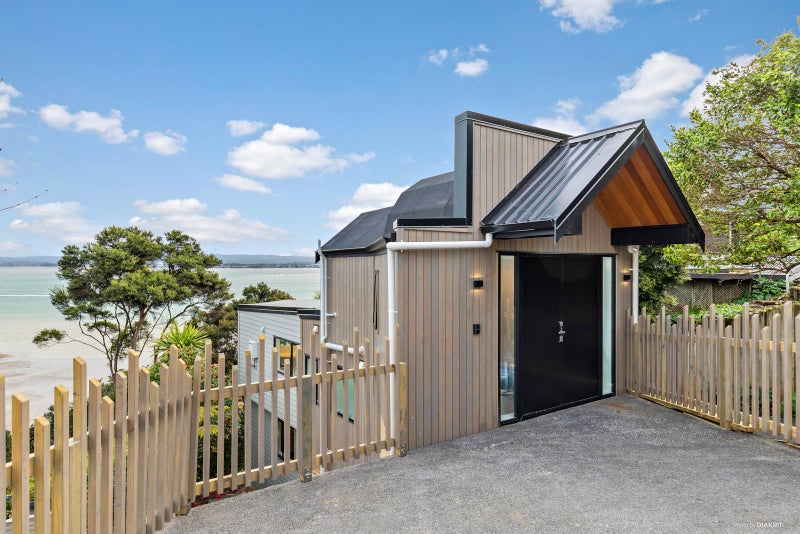 1/5 Seahorse Place, Beach Haven, Auckland - Carousel 2