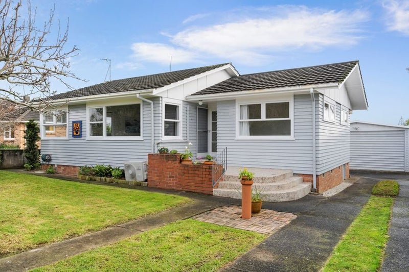 13 Mickle Street, Te Atatu South, Auckland - Carousel 1